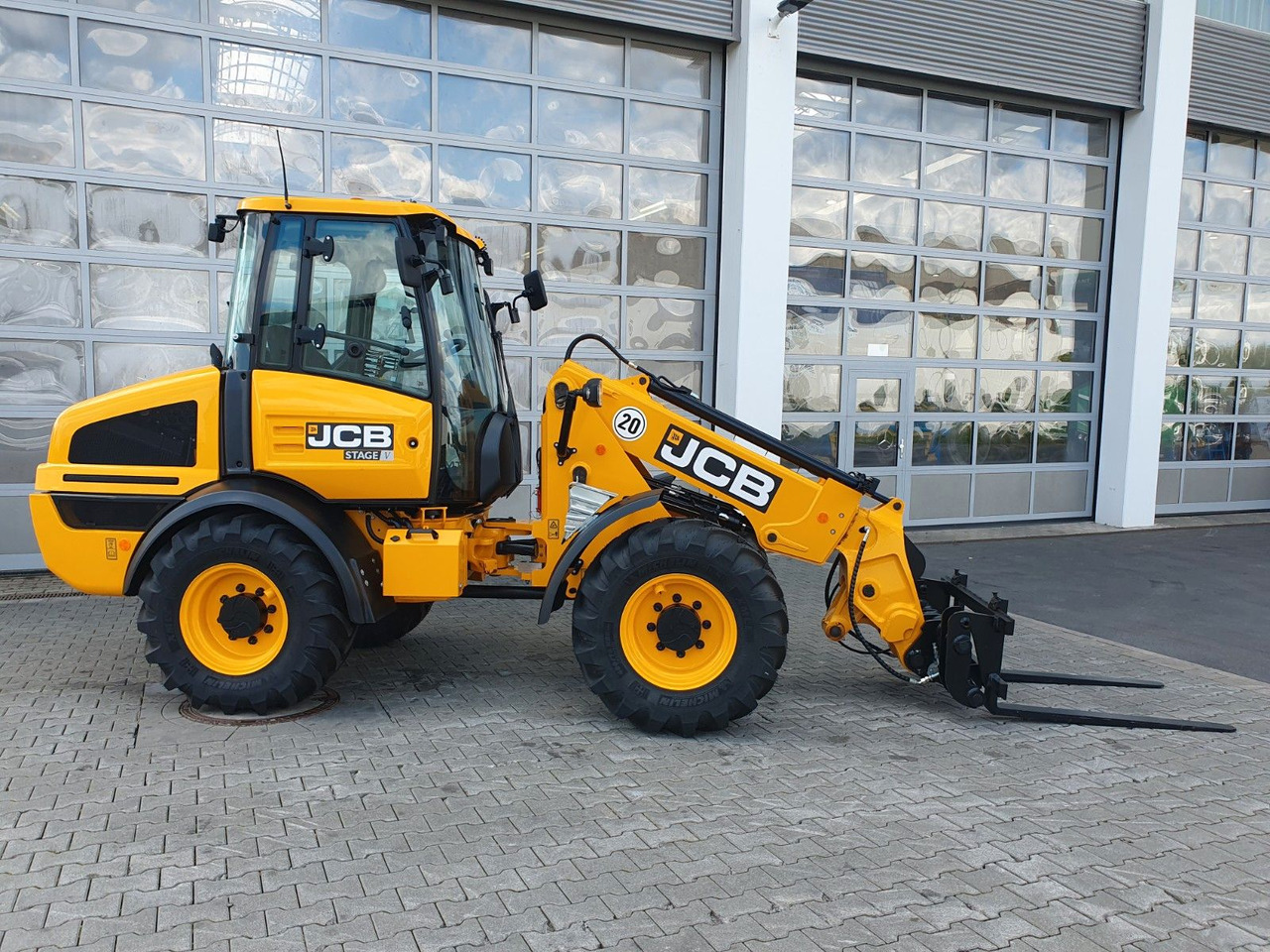 JCB TM 220 SV C / Neufahrzeug / Teleskop / Gabel - Rataslaadur: pilt 3 JCB TM 220 SV C / Neufahrzeug / Teleskop / Gabel - Rataslaadur: pilt 3