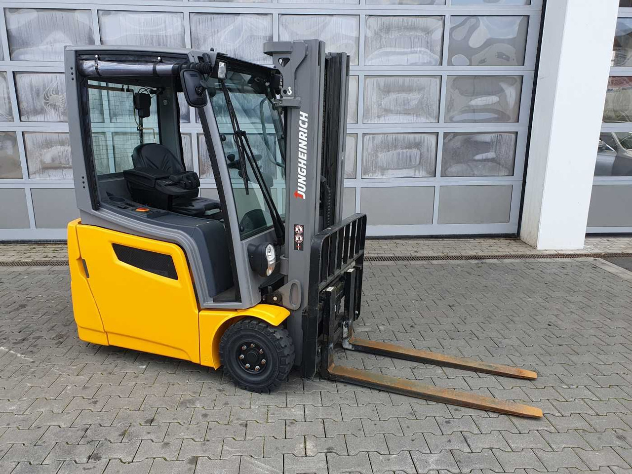Jungheinrich EFG 215 / Triplex: 4.25m! / SS / nur 1.368h! - Elektritõstuk: pilt 2 Jungheinrich EFG 215 / Triplex: 4.25m! / SS / nur 1.368h! - Elektritõstuk: pilt 2