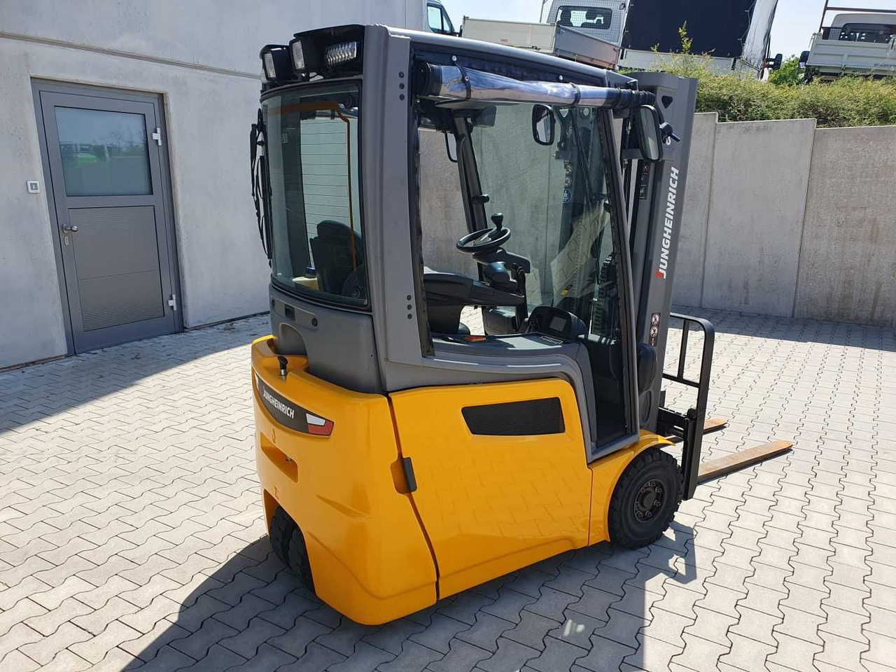 Jungheinrich EFG 215 / Triplex: 4.25m! / SS / nur 1.368h! - Elektritõstuk: pilt 4 Jungheinrich EFG 215 / Triplex: 4.25m! / SS / nur 1.368h! - Elektritõstuk: pilt 4