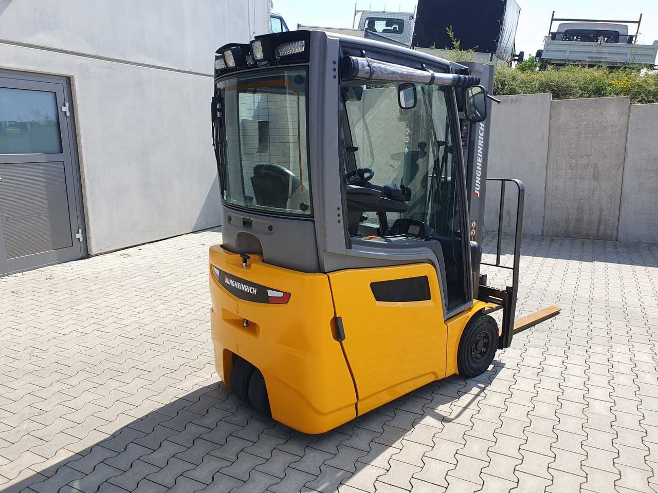 Jungheinrich EFG 215 / Triplex: 4.25m! / SS / nur 3.488h! - Elektritõstuk: pilt 4 Jungheinrich EFG 215 / Triplex: 4.25m! / SS / nur 3.488h! - Elektritõstuk: pilt 4