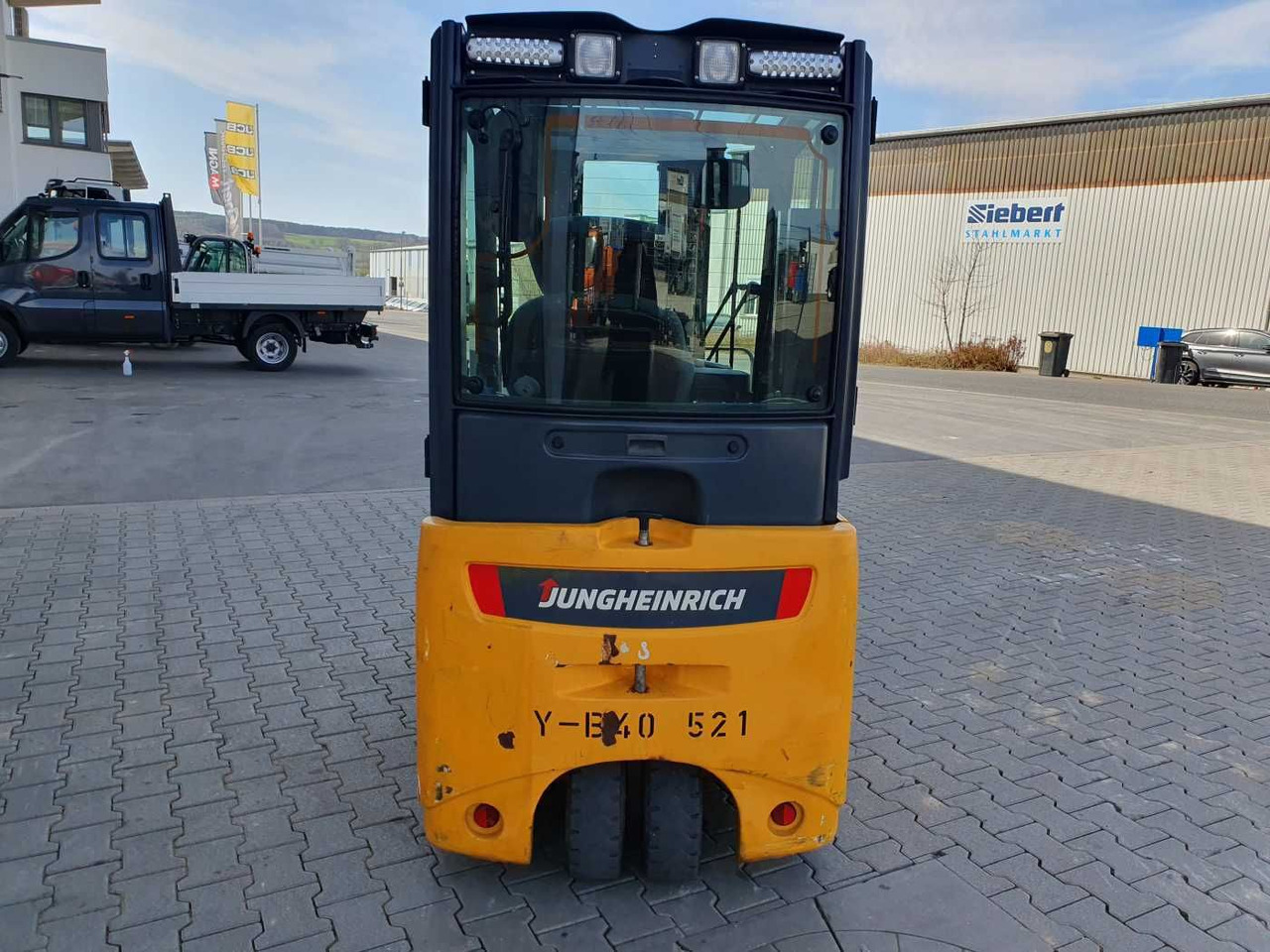 Jungheinrich EFG 215 / Triplex: 4.35m! / SS / nur 2.054h! - Elektritõstuk: pilt 5 Jungheinrich EFG 215 / Triplex: 4.35m! / SS / nur 2.054h! - Elektritõstuk: pilt 5