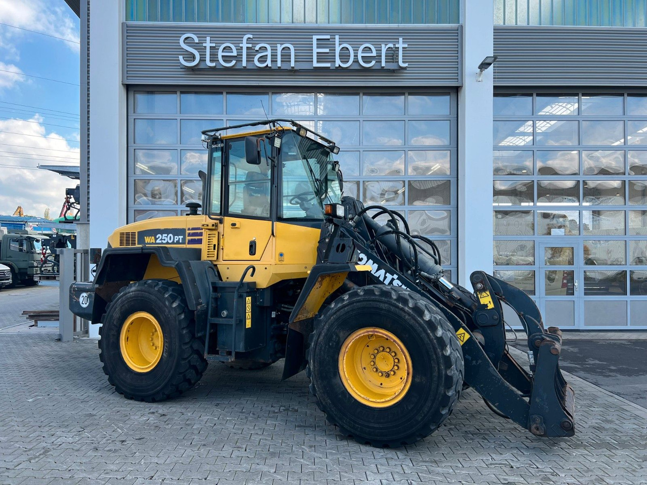 Komatsu WA 250 PT - 5H / 12.390h / - Rataslaadur: pilt 1 Komatsu WA 250 PT - 5H / 12.390h / - Rataslaadur: pilt 1