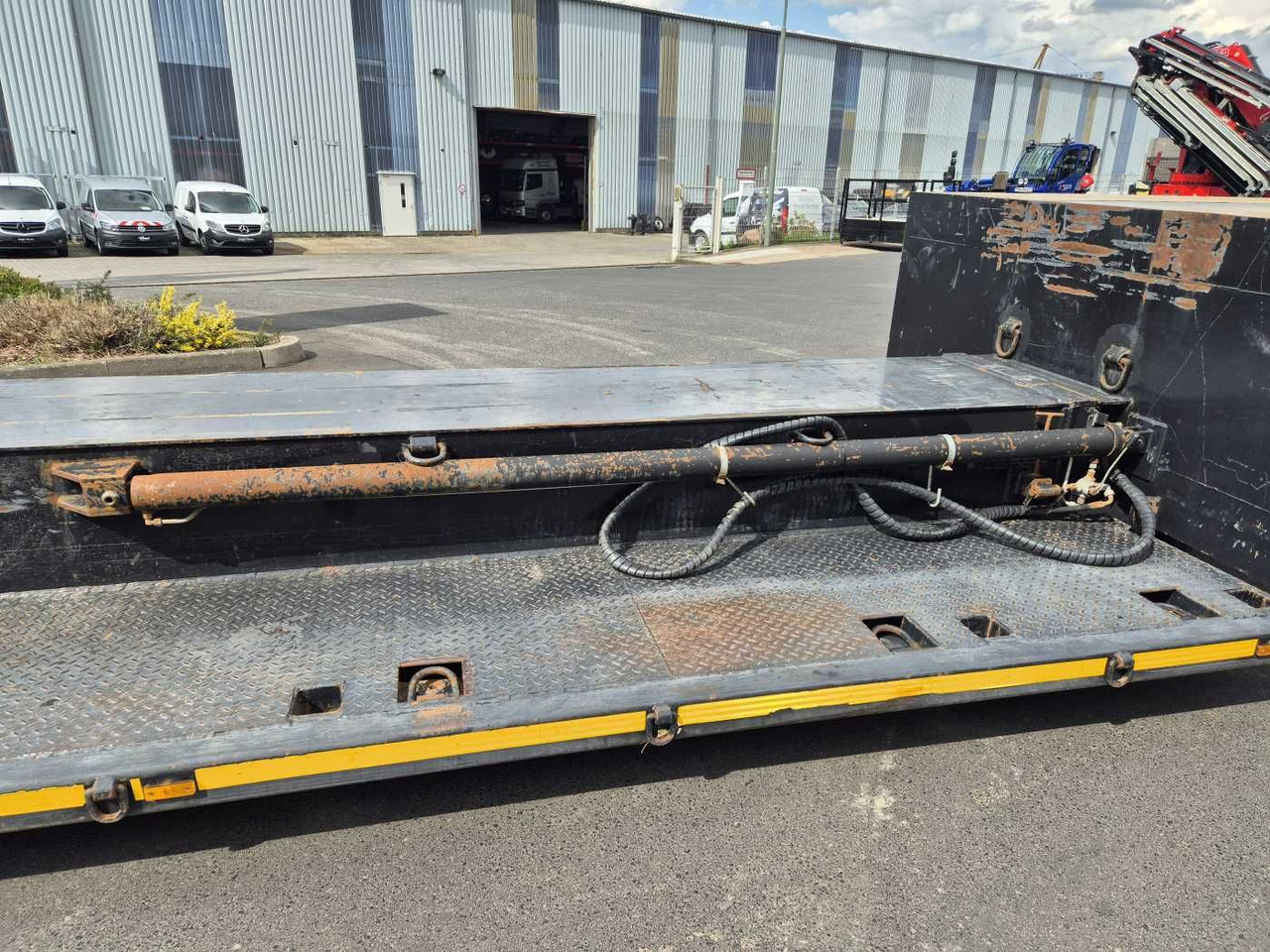 Madal platvormpoolhaagis LinTrailers S2A 14 LSDN Teleskopierbar BPW-Achsen 57.000km: pilt 11