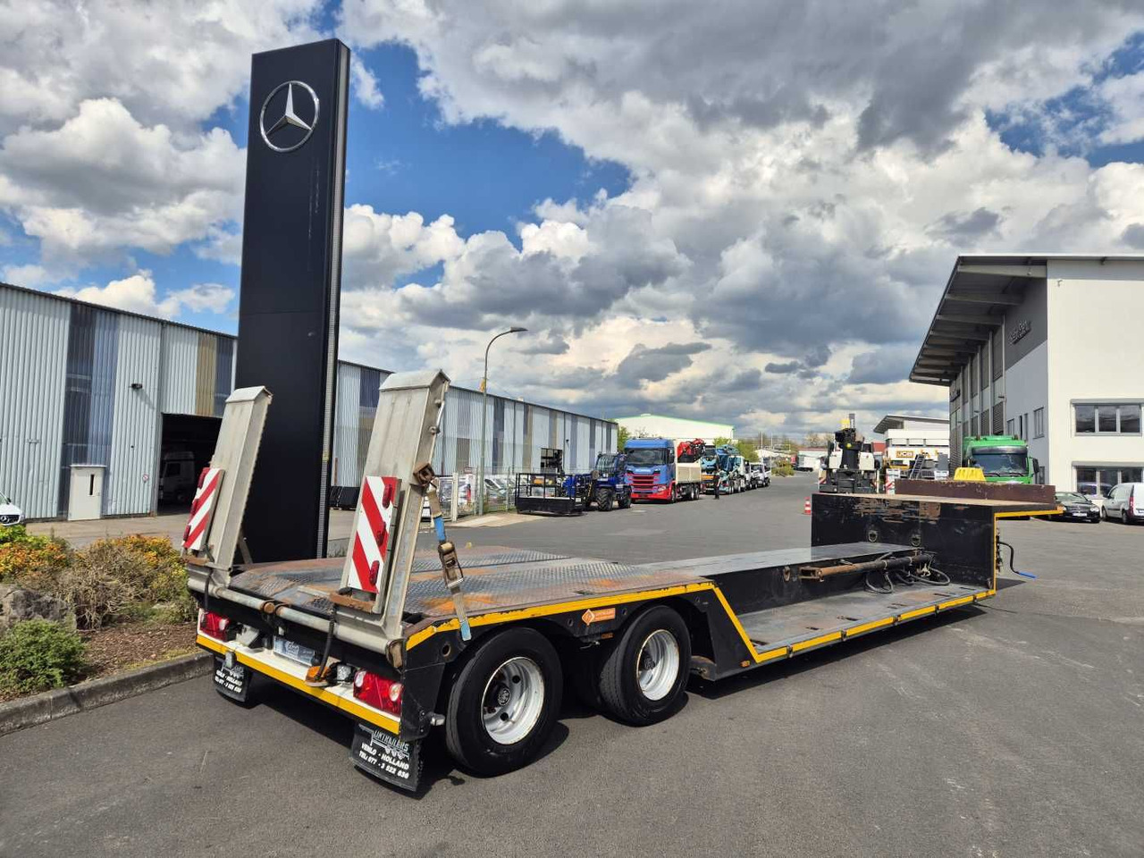 LinTrailers S2A 14 LSDN Teleskopierbar BPW-Achsen 57.000km - Madal platvormpoolhaagis: pilt 1 LinTrailers S2A 14 LSDN Teleskopierbar BPW-Achsen 57.000km - Madal platvormpoolhaagis: pilt 1