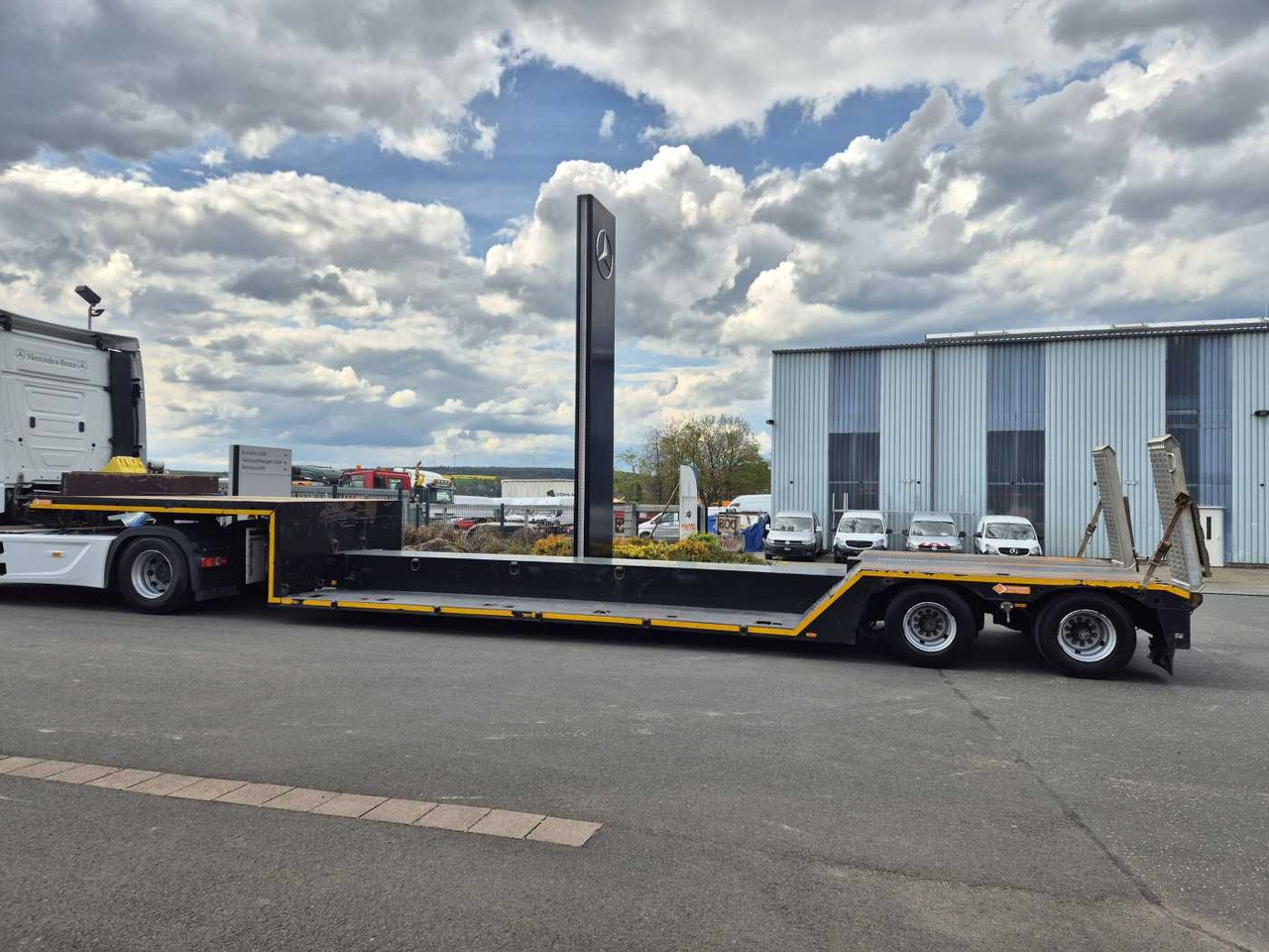 LinTrailers S2A 14 LSDN Teleskopierbar BPW-Achsen 57.000km - Madal platvormpoolhaagis: pilt 4 LinTrailers S2A 14 LSDN Teleskopierbar BPW-Achsen 57.000km - Madal platvormpoolhaagis: pilt 4