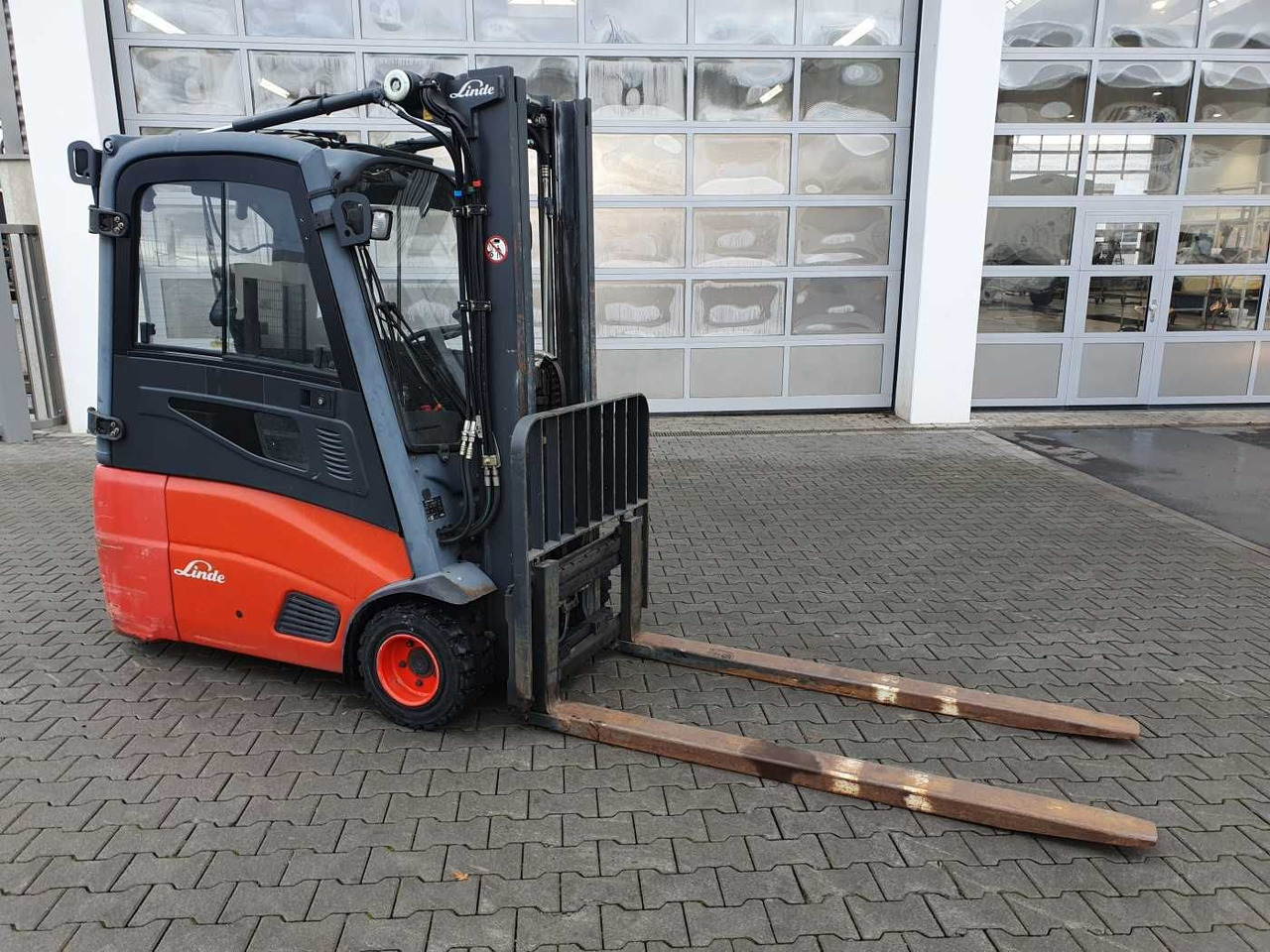Linde E18 - 01 / Triplex: 4.50m! / SS / nur 5.672h! - Elektritõstuk: pilt 2 Linde E18 - 01 / Triplex: 4.50m! / SS / nur 5.672h! - Elektritõstuk: pilt 2