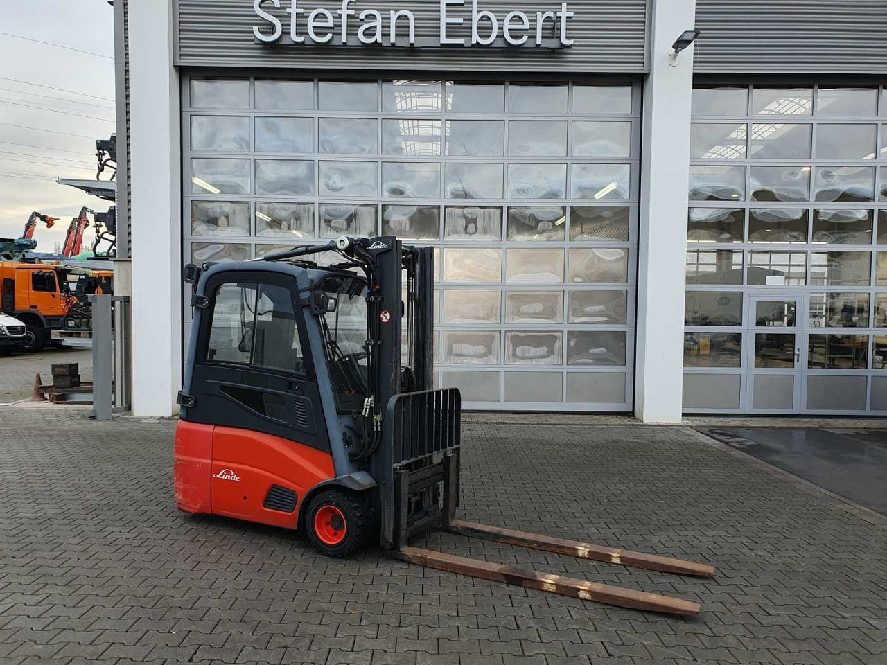 Linde E18 - 01 / Triplex: 4.50m! / SS / nur 5.672h! - Elektritõstuk: pilt 1 Linde E18 - 01 / Triplex: 4.50m! / SS / nur 5.672h! - Elektritõstuk: pilt 1