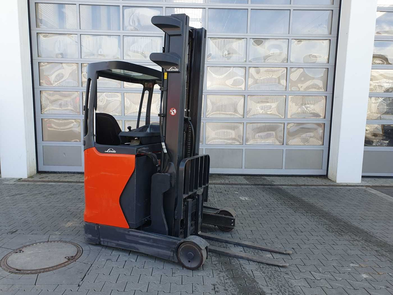 Linde R12B-01 / nur 2.394h! / Hubhöhe: 6m / 2015 - Lükandmastiga tõstuk: pilt 2 Linde R12B-01 / nur 2.394h! / Hubhöhe: 6m / 2015 - Lükandmastiga tõstuk: pilt 2