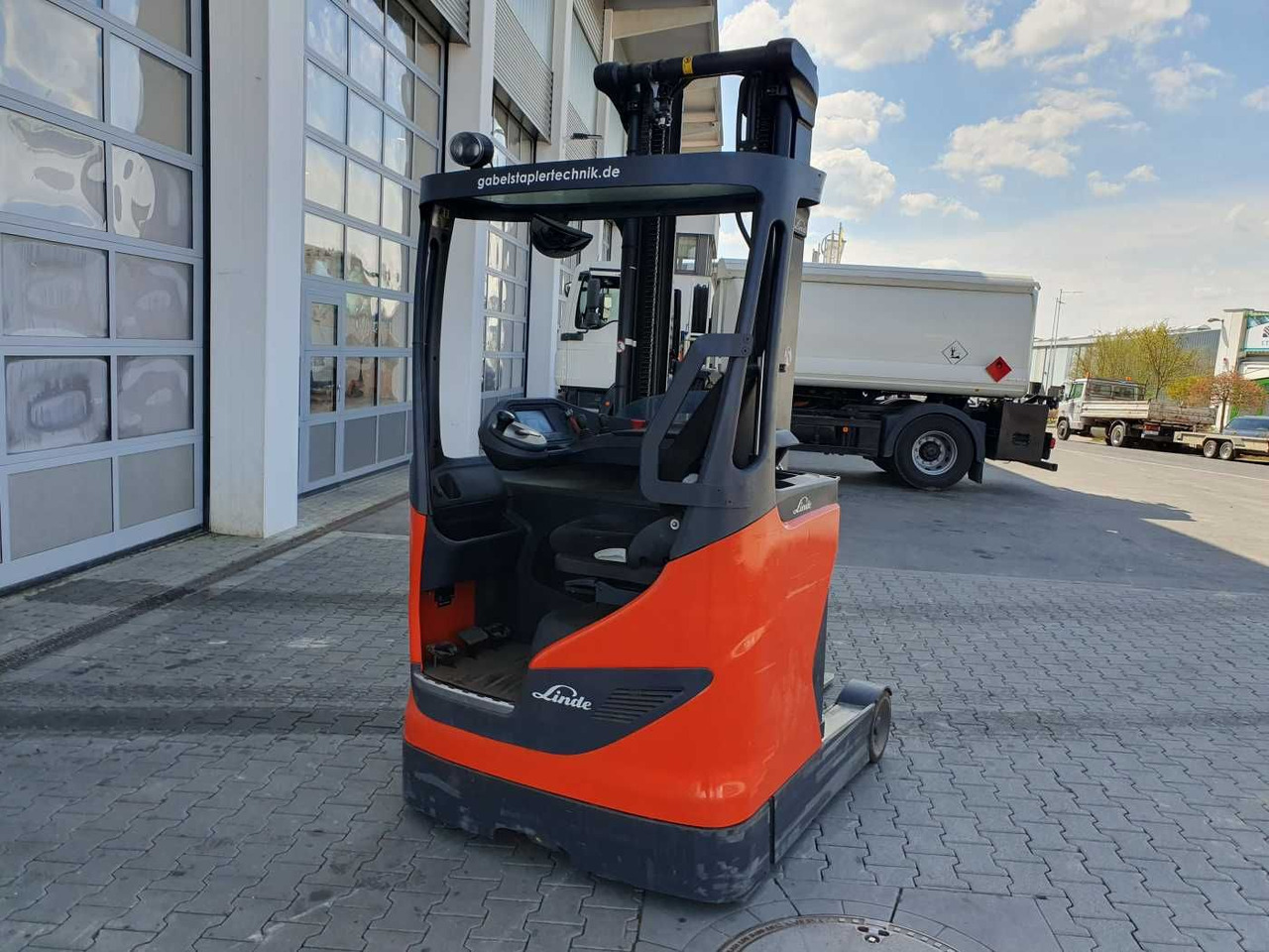 Linde R12B-01 / nur 2.394h! / Hubhöhe: 6m / 2015 - Lükandmastiga tõstuk: pilt 5 Linde R12B-01 / nur 2.394h! / Hubhöhe: 6m / 2015 - Lükandmastiga tõstuk: pilt 5