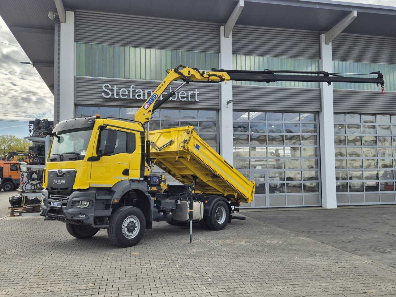 MAN TGS 18.430 4x4 BL Kran HMF 1130K-RCS Funk AHK - Kraanaga veoauto: pilt 1 MAN TGS 18.430 4x4 BL Kran HMF 1130K-RCS Funk AHK - Kraanaga veoauto: pilt 1