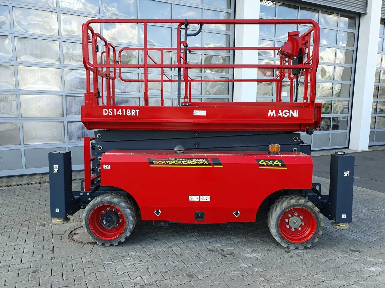 Magni DS1418RT / 2023 / 14,3m / nur 88h! - Veoautolt tõusev platvorm: pilt 2 Magni DS1418RT / 2023 / 14,3m / nur 88h! - Veoautolt tõusev platvorm: pilt 2