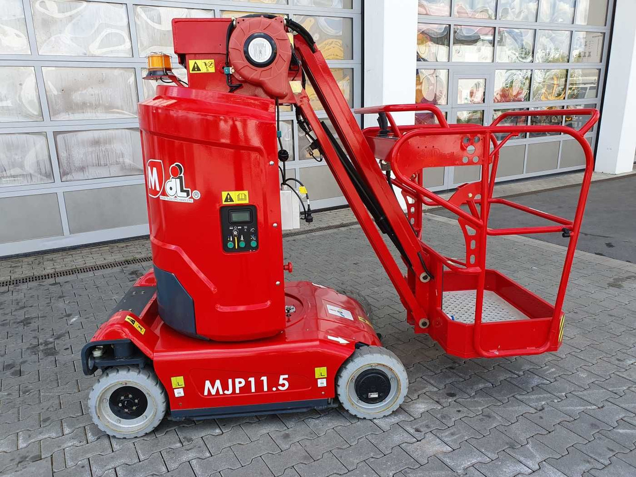 Magni MJP11.5 / Mastbühne / 11,2m! / nur 49h! - Veoautolt tõusev platvorm: pilt 2 Magni MJP11.5 / Mastbühne / 11,2m! / nur 49h! - Veoautolt tõusev platvorm: pilt 2