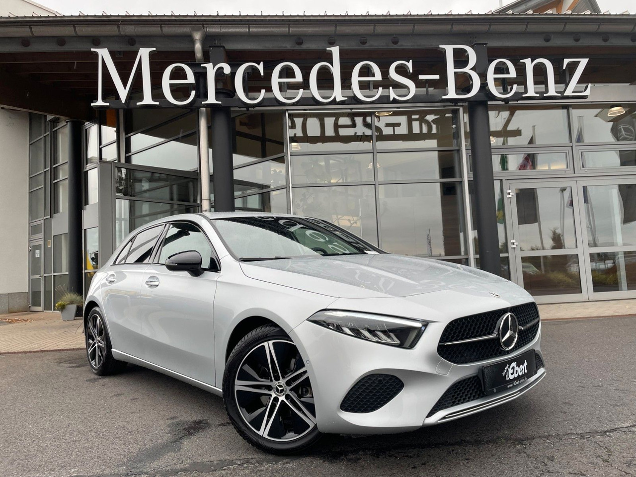 Mercedes-Benz A 200 Progressive Ambiente+R-Kamera+ - Sedaan: pilt 1 Mercedes-Benz A 200 Progressive Ambiente+R-Kamera+ - Sedaan: pilt 1