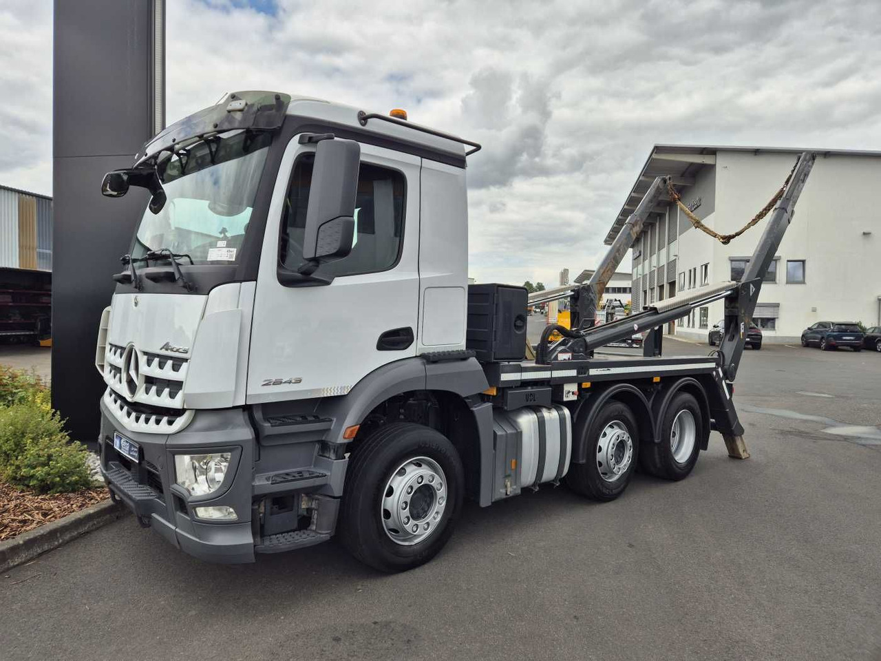 Mercedes-Benz Arocs 2643 L 6x2/4 VDL AHK Funk Vorlaufachse - Kallurauto: pilt 2 Mercedes-Benz Arocs 2643 L 6x2/4 VDL AHK Funk Vorlaufachse - Kallurauto: pilt 2