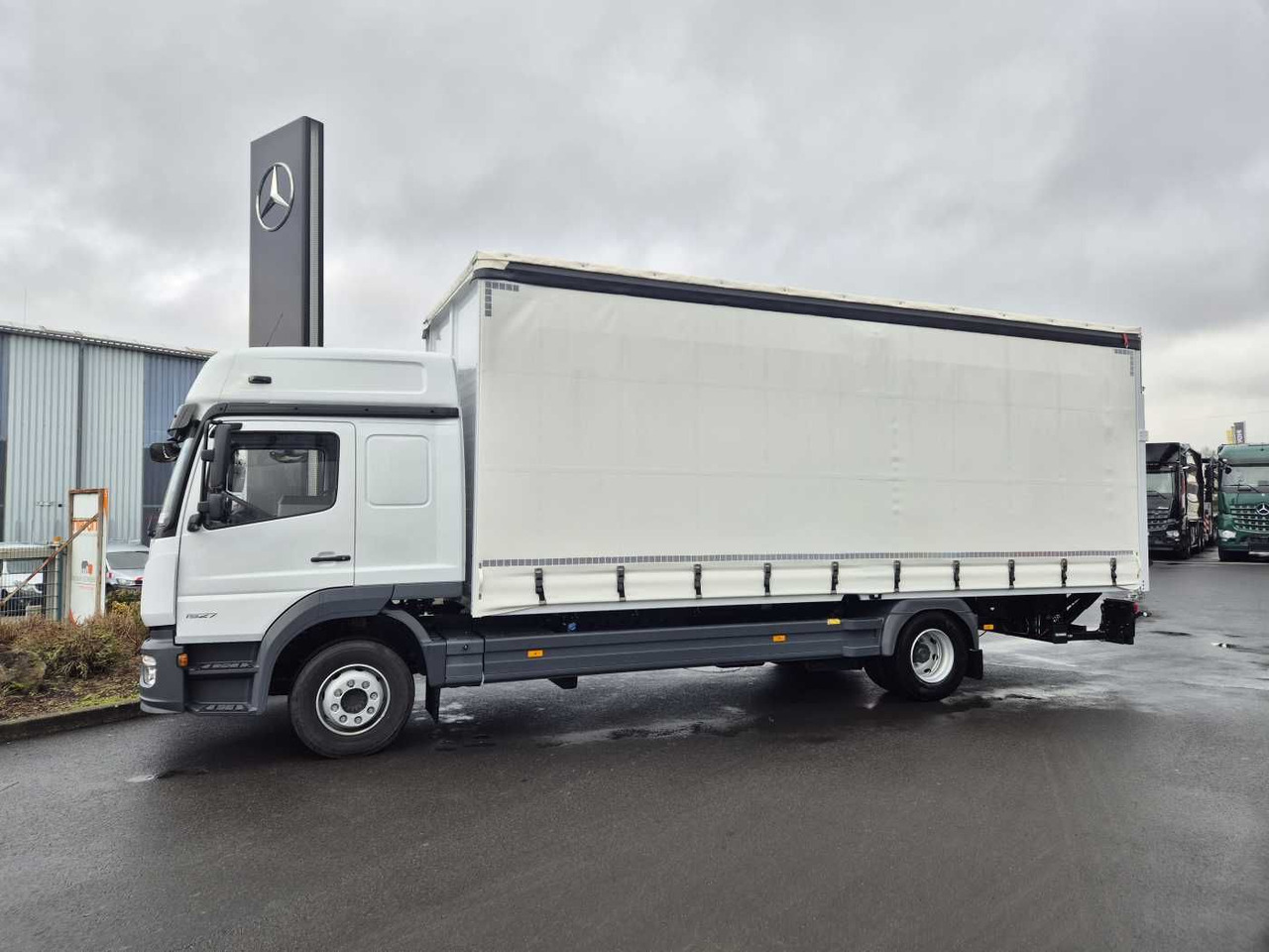 Mercedes-Benz Atego 1527 L L-Haus LBW Palfinger 1.500kg 2 Bett - Tent veoauto: pilt 3 Mercedes-Benz Atego 1527 L L-Haus LBW Palfinger 1.500kg 2 Bett - Tent veoauto: pilt 3