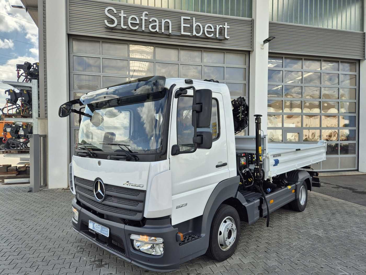 Mercedes-Benz Atego 823 KK Kipper+Kran+Funk+Greifersteuerung - Tarbesõiduk kallur: pilt 2 Mercedes-Benz Atego 823 KK Kipper+Kran+Funk+Greifersteuerung - Tarbesõiduk kallur: pilt 2