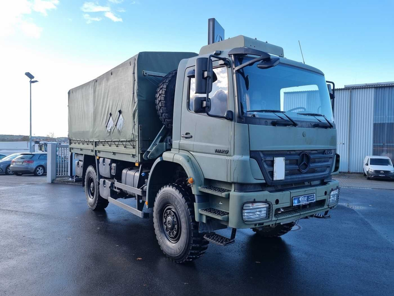 Mercedes-Benz Axor 1829 A 4x4 Pritsche/Plane 10 Stück - Tent veoauto: pilt 3 Mercedes-Benz Axor 1829 A 4x4 Pritsche/Plane 10 Stück - Tent veoauto: pilt 3