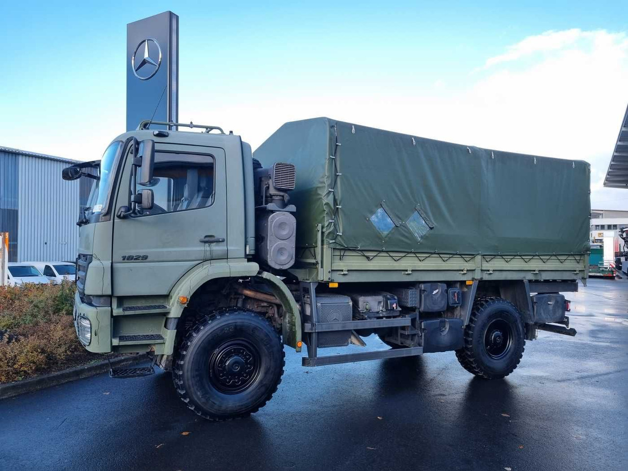 Mercedes-Benz Axor 1829 A 4x4 Pritsche/Plane 10 Stück - Tent veoauto: pilt 4 Mercedes-Benz Axor 1829 A 4x4 Pritsche/Plane 10 Stück - Tent veoauto: pilt 4