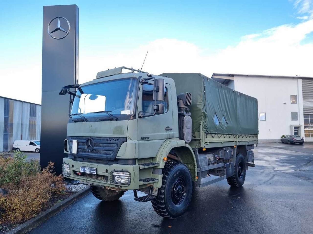 Mercedes-Benz Axor 1829 A 4x4 Pritsche/Plane 10 Stück - Tent veoauto: pilt 2 Mercedes-Benz Axor 1829 A 4x4 Pritsche/Plane 10 Stück - Tent veoauto: pilt 2