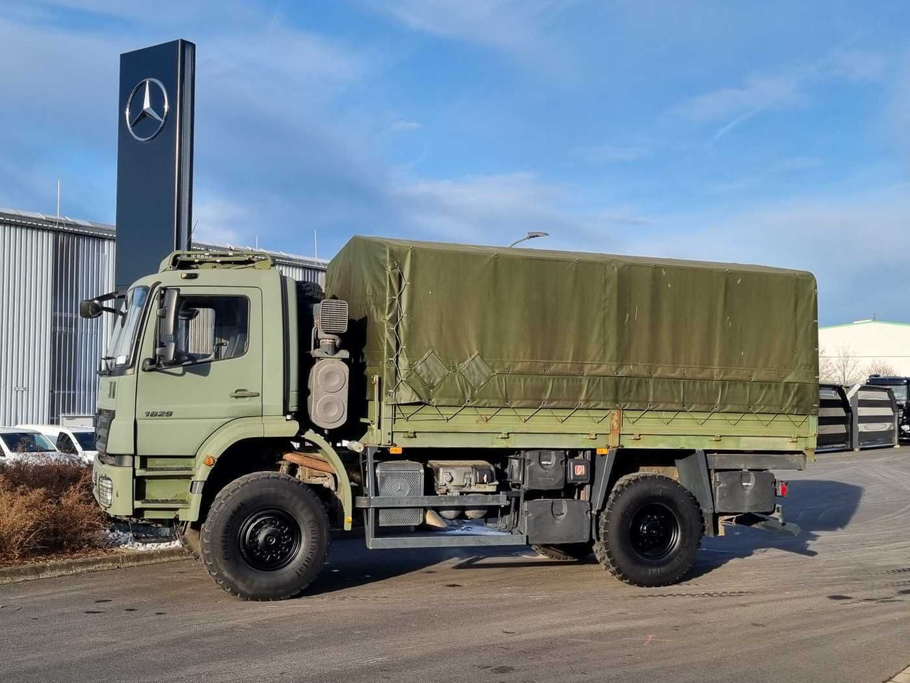 Mercedes-Benz Axor 1829 A 4x4 Pritsche/Plane 10 Stück - Madelveok/ Platvormveok: pilt 5 Mercedes-Benz Axor 1829 A 4x4 Pritsche/Plane 10 Stück - Madelveok/ Platvormveok: pilt 5