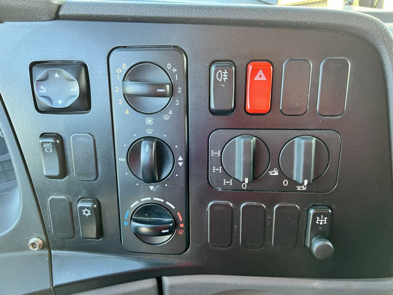 Madelveok/ Platvormveok Mercedes-Benz Axor 1829 A 4x4 Pritsche: pilt 14