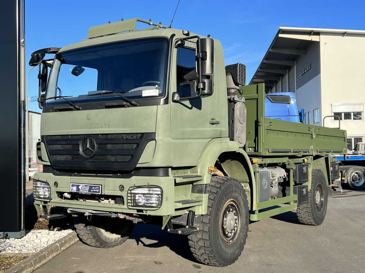 Mercedes-Benz Axor 1829 A 4x4 Pritsche - Madelveok/ Platvormveok: pilt 2 Mercedes-Benz Axor 1829 A 4x4 Pritsche - Madelveok/ Platvormveok: pilt 2