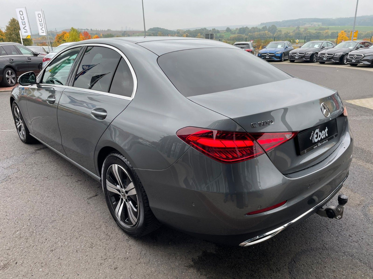Mercedes-Benz C 180 AVANTGARDE R-Kamera+AHK+TOTW+Ambiente - Sedaan: pilt 3 Mercedes-Benz C 180 AVANTGARDE R-Kamera+AHK+TOTW+Ambiente - Sedaan: pilt 3