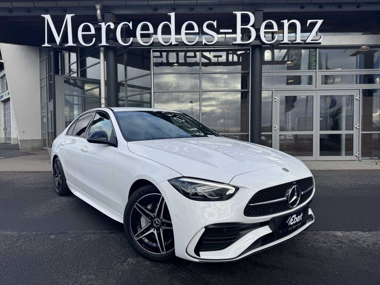 Mercedes-Benz C 200 AMG Night+R-Kamera+TotW+DAB+ Ambiente+MBU - Auto: pilt 1 Mercedes-Benz C 200 AMG Night+R-Kamera+TotW+DAB+ Ambiente+MBU - Auto: pilt 1