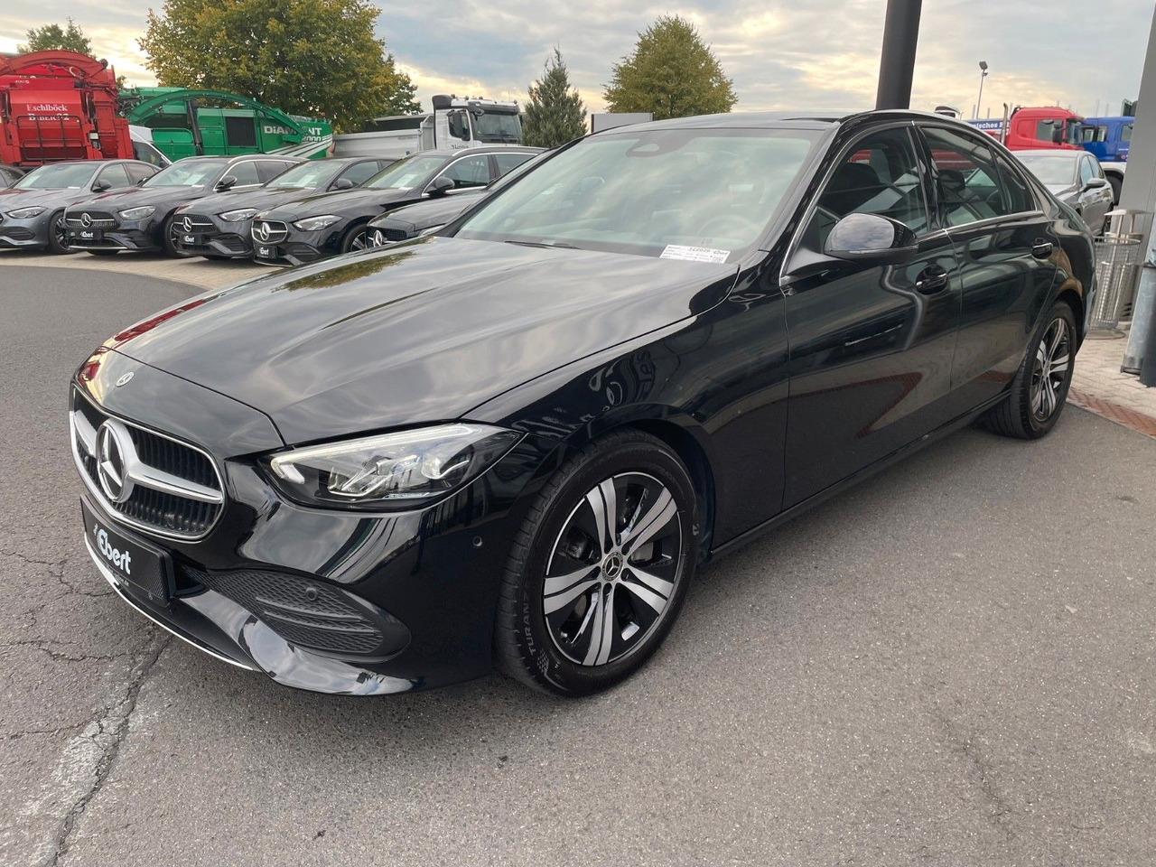 Mercedes-Benz C 200 d AVANTGARDE LED+AHK+R-Kamera+MBUX+ - Sedaan: pilt 2 Mercedes-Benz C 200 d AVANTGARDE LED+AHK+R-Kamera+MBUX+ - Sedaan: pilt 2