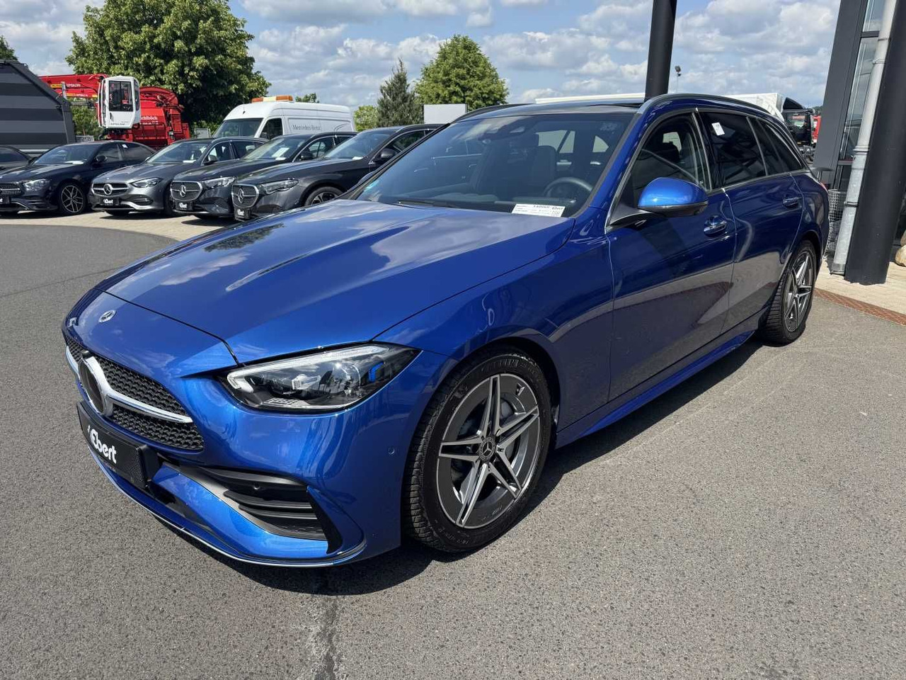 Mercedes-Benz C 200d AMG+Pano+Distr+Digital+AHK+HUD+360+IHC+ - Auto: pilt 2 Mercedes-Benz C 200d AMG+Pano+Distr+Digital+AHK+HUD+360+IHC+ - Auto: pilt 2