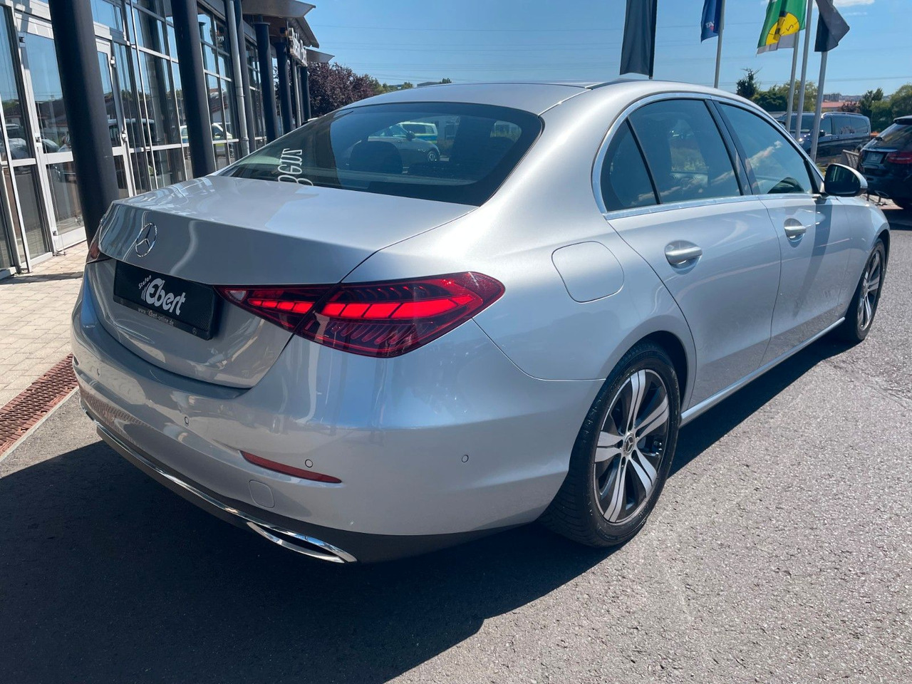 Mercedes-Benz C 220 d AVANTGARDE R-Kamera+Carplay+TotW+Ambient - Sedaan: pilt 5 Mercedes-Benz C 220 d AVANTGARDE R-Kamera+Carplay+TotW+Ambient - Sedaan: pilt 5