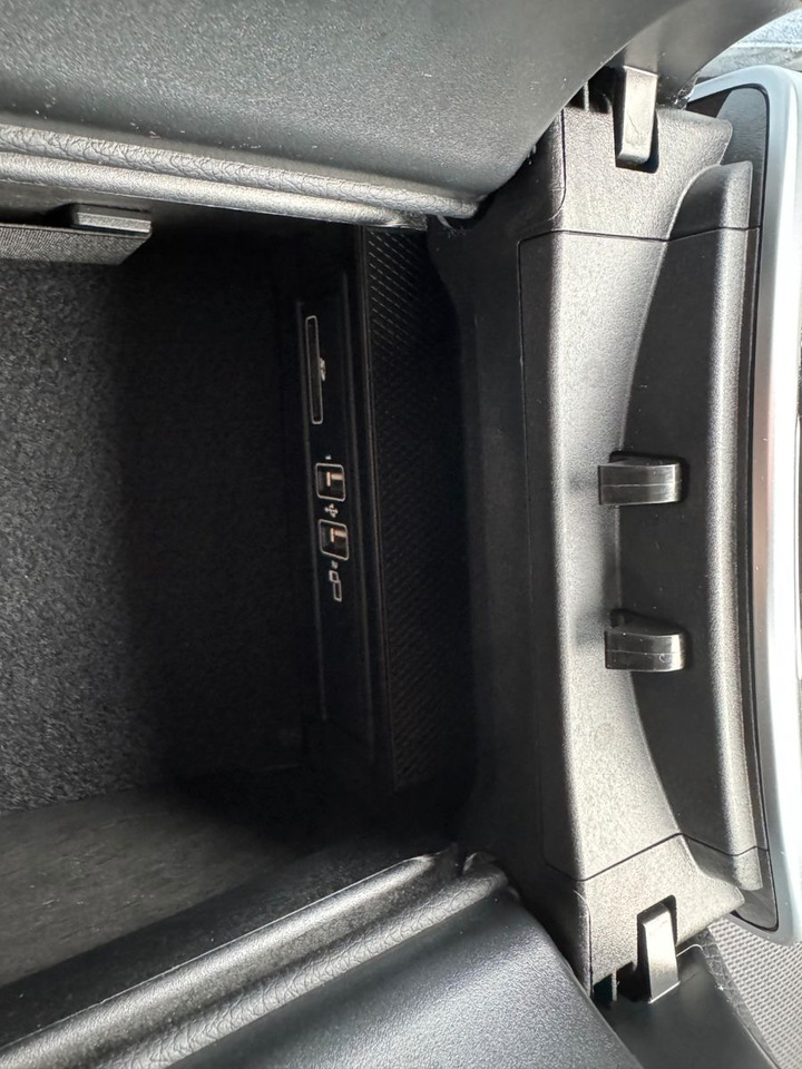 Universaal Mercedes-Benz C 300 T Avantgarde+Ambiente+LED+IHC+SpiegelP: pilt 21