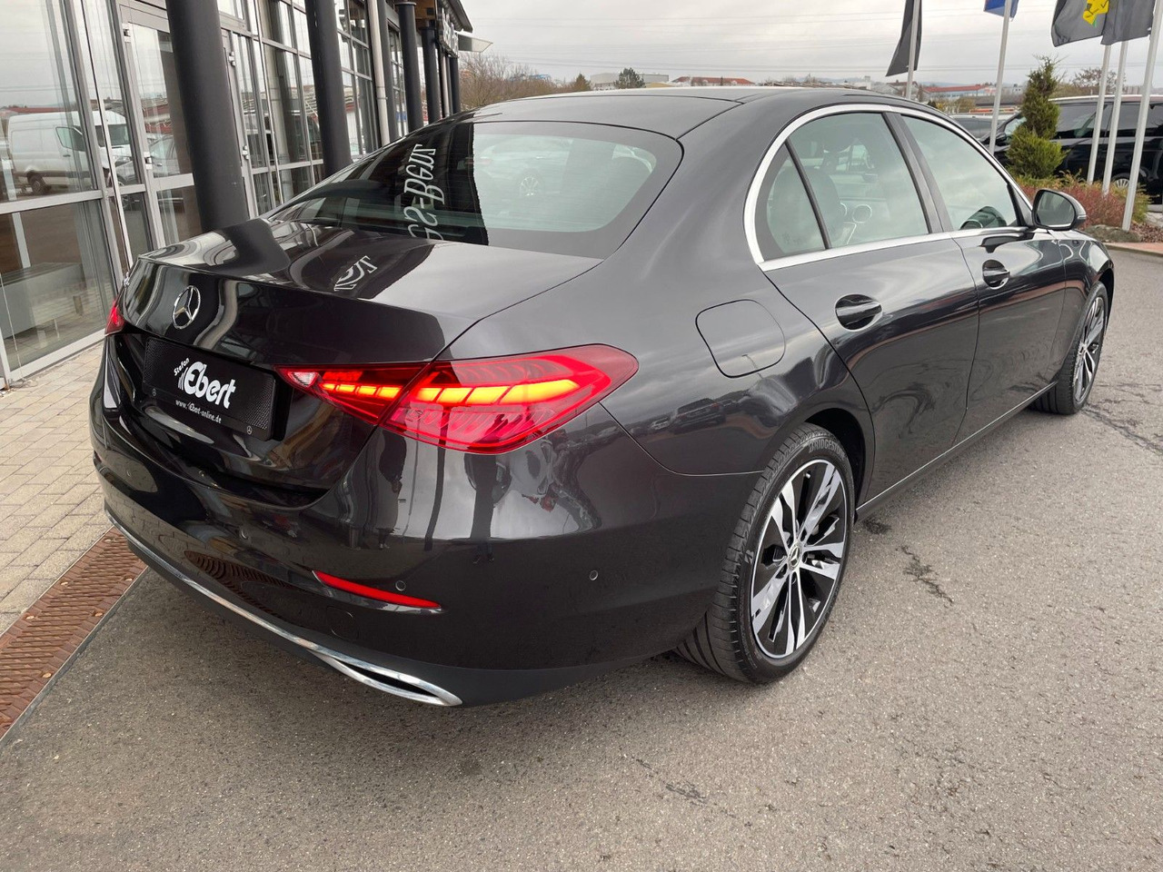 Mercedes-Benz C 300 e Avantgarde Digital+S-Dach+AHK+Distr+ - Sedaan: pilt 5 Mercedes-Benz C 300 e Avantgarde Digital+S-Dach+AHK+Distr+ - Sedaan: pilt 5