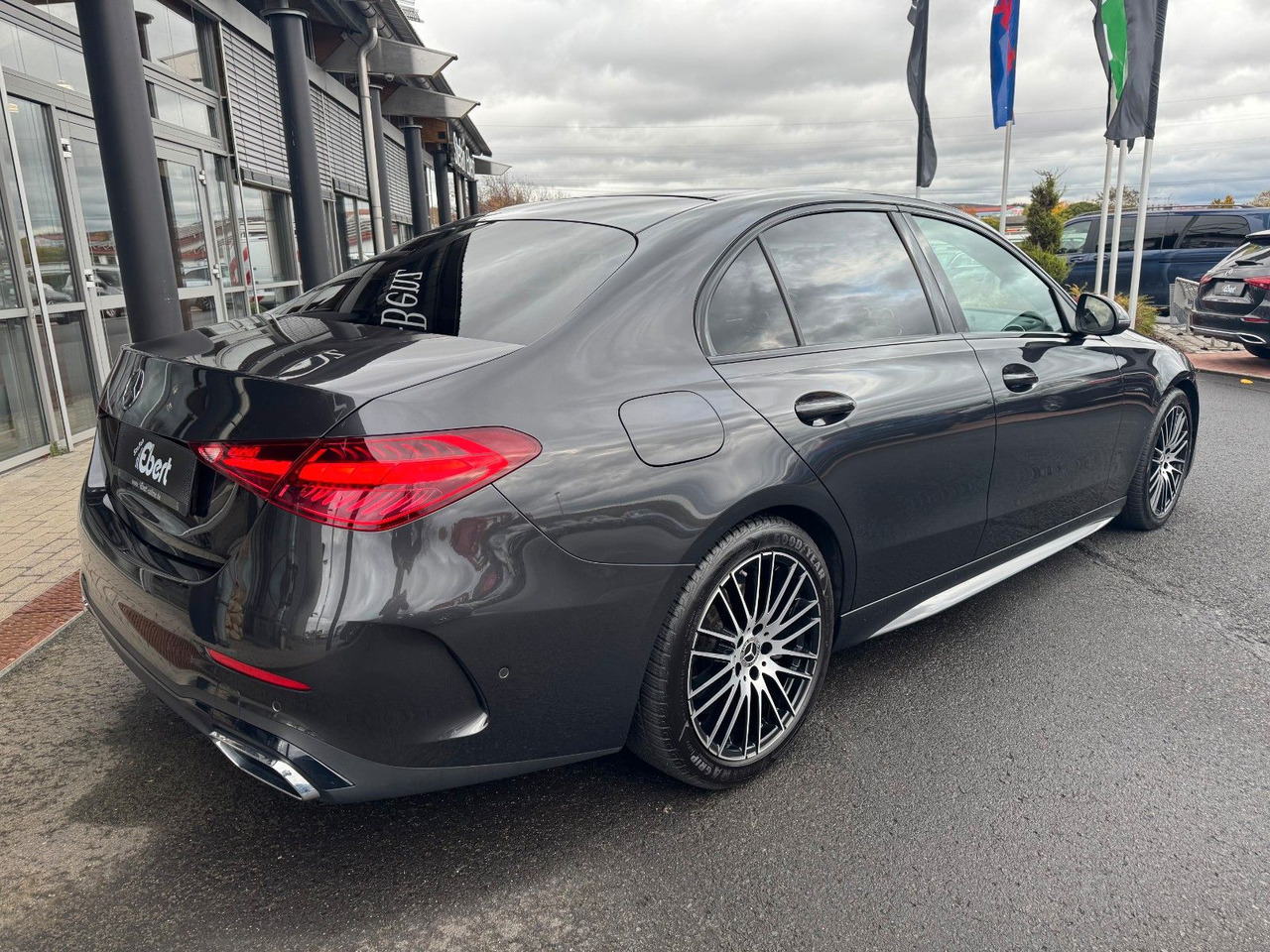 Mercedes-Benz C 300d AMG+AHK+RFK+Ambiente+Night+SportfahrW - Sedaan: pilt 4 Mercedes-Benz C 300d AMG+AHK+RFK+Ambiente+Night+SportfahrW - Sedaan: pilt 4