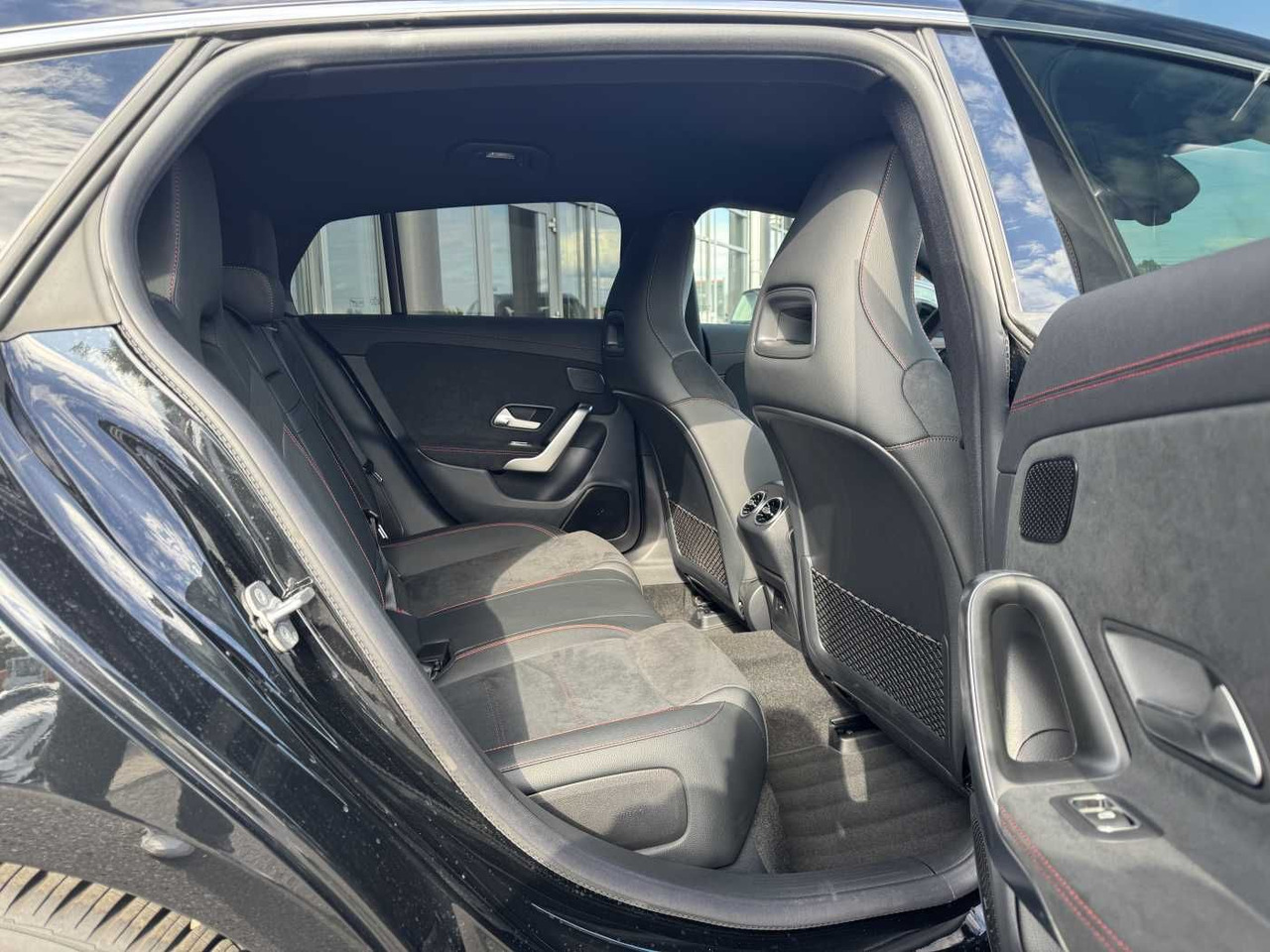 Auto Mercedes-Benz CLA 180 Shooting Brake+AMG+Distr+AHK+RFK+: pilt 7