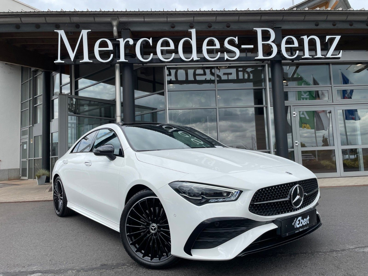 Mercedes-Benz CLA 200 AMG Pano+R-Kamera+19"+TOTW+DISTR+MULITBE - Kupee: pilt 1 Mercedes-Benz CLA 200 AMG Pano+R-Kamera+19"+TOTW+DISTR+MULITBE - Kupee: pilt 1