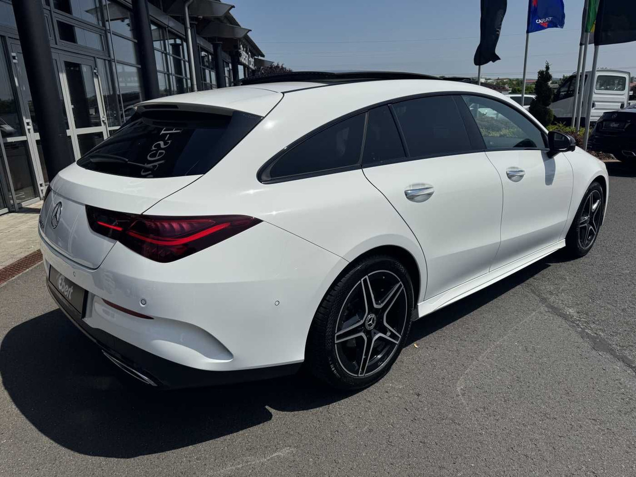 Mercedes-Benz CLA 220d Shooting Brake AMG+Pano+Distr+AHK+uvm. - Auto: pilt 4 Mercedes-Benz CLA 220d Shooting Brake AMG+Pano+Distr+AHK+uvm. - Auto: pilt 4