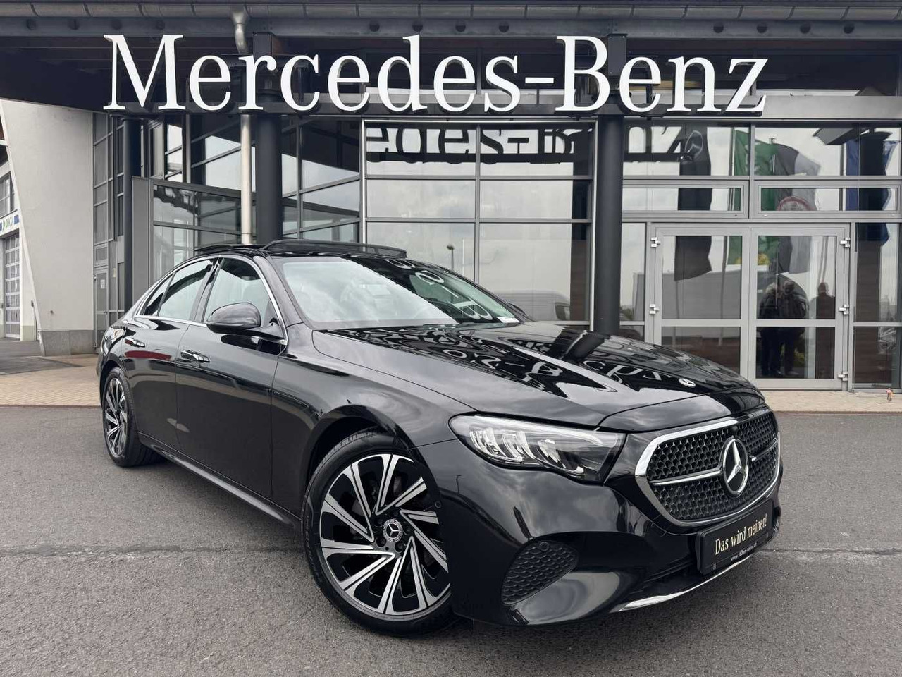 Mercedes-Benz E 200 AVANTGARDE Pano+DistrPro+RFK+TotW+LED - Sedaan: pilt 1 Mercedes-Benz E 200 AVANTGARDE Pano+DistrPro+RFK+TotW+LED - Sedaan: pilt 1