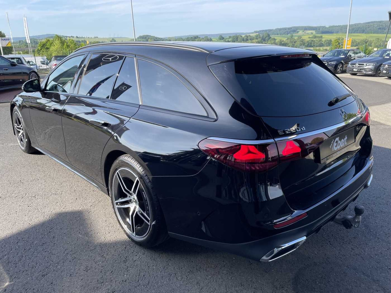 Mercedes-Benz E 220 d T AMG-Line AHK+Distr+R-Kamera +Ambiente+ - Auto: pilt 3 Mercedes-Benz E 220 d T AMG-Line AHK+Distr+R-Kamera +Ambiente+ - Auto: pilt 3