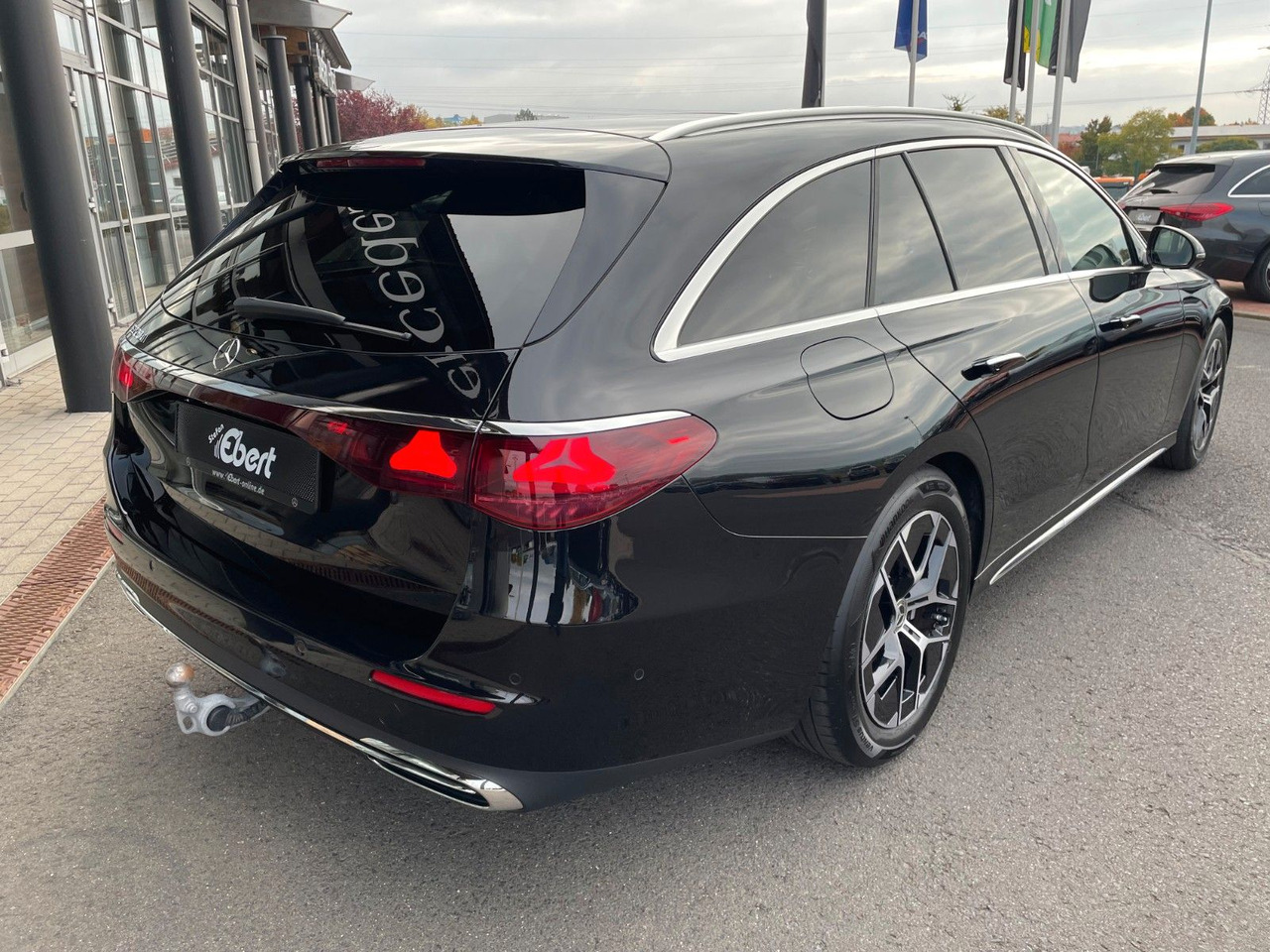 Mercedes-Benz E 220 d T Exclusive Nappa+AHK+360°+Burm+Sitzklim - Universaal: pilt 4 Mercedes-Benz E 220 d T Exclusive Nappa+AHK+360°+Burm+Sitzklim - Universaal: pilt 4