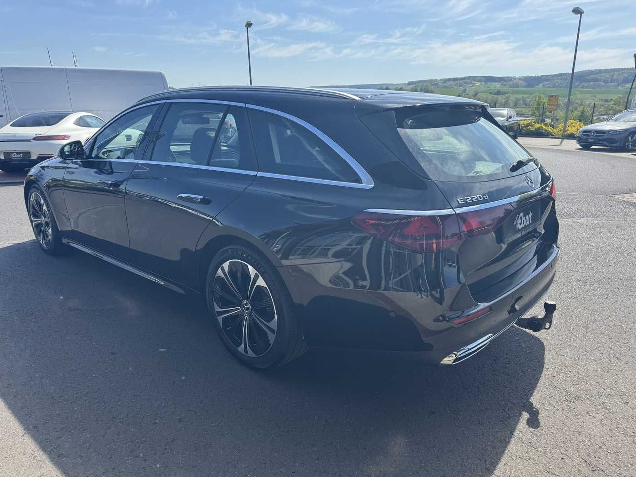 Mercedes-Benz E 220d Avantgarde+Pano+AHK+Distr+19Zoll+MBUX - Auto: pilt 3 Mercedes-Benz E 220d Avantgarde+Pano+AHK+Distr+19Zoll+MBUX - Auto: pilt 3