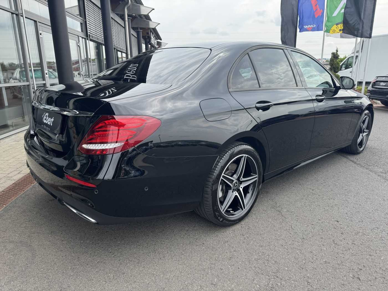 Mercedes-Benz E 300de 9G AMG+Pano+Memory+Ambiente+ RFK+Night - Sedaan: pilt 4 Mercedes-Benz E 300de 9G AMG+Pano+Memory+Ambiente+ RFK+Night - Sedaan: pilt 4