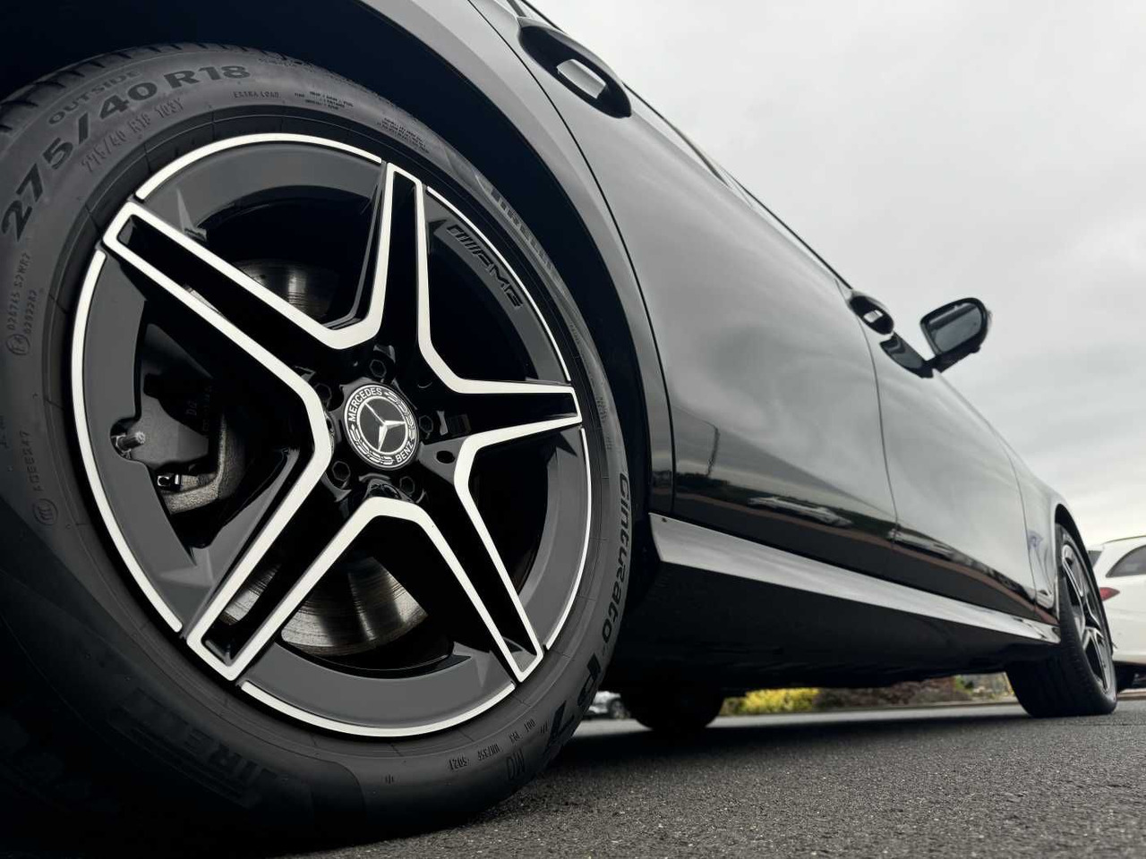 Mercedes-Benz E 300de T AMG+Pano+DistrPlus+Night +AHK+360+Ambi - Auto: pilt 5 Mercedes-Benz E 300de T AMG+Pano+DistrPlus+Night +AHK+360+Ambi - Auto: pilt 5