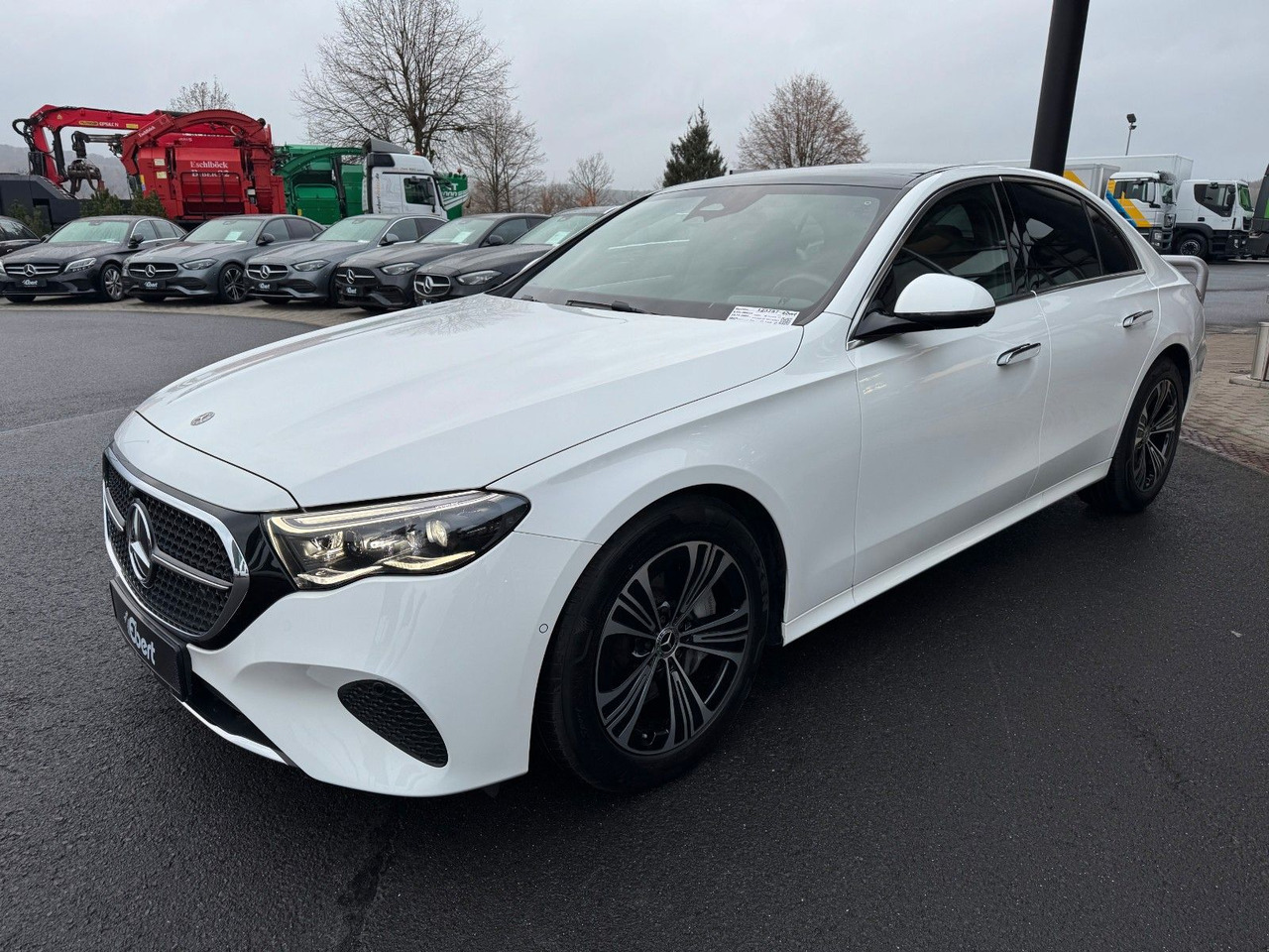 Mercedes-Benz E 450 4M Avantgarde+Pano+DistrPro+Digital+360 - Sedaan: pilt 3 Mercedes-Benz E 450 4M Avantgarde+Pano+DistrPro+Digital+360 - Sedaan: pilt 3