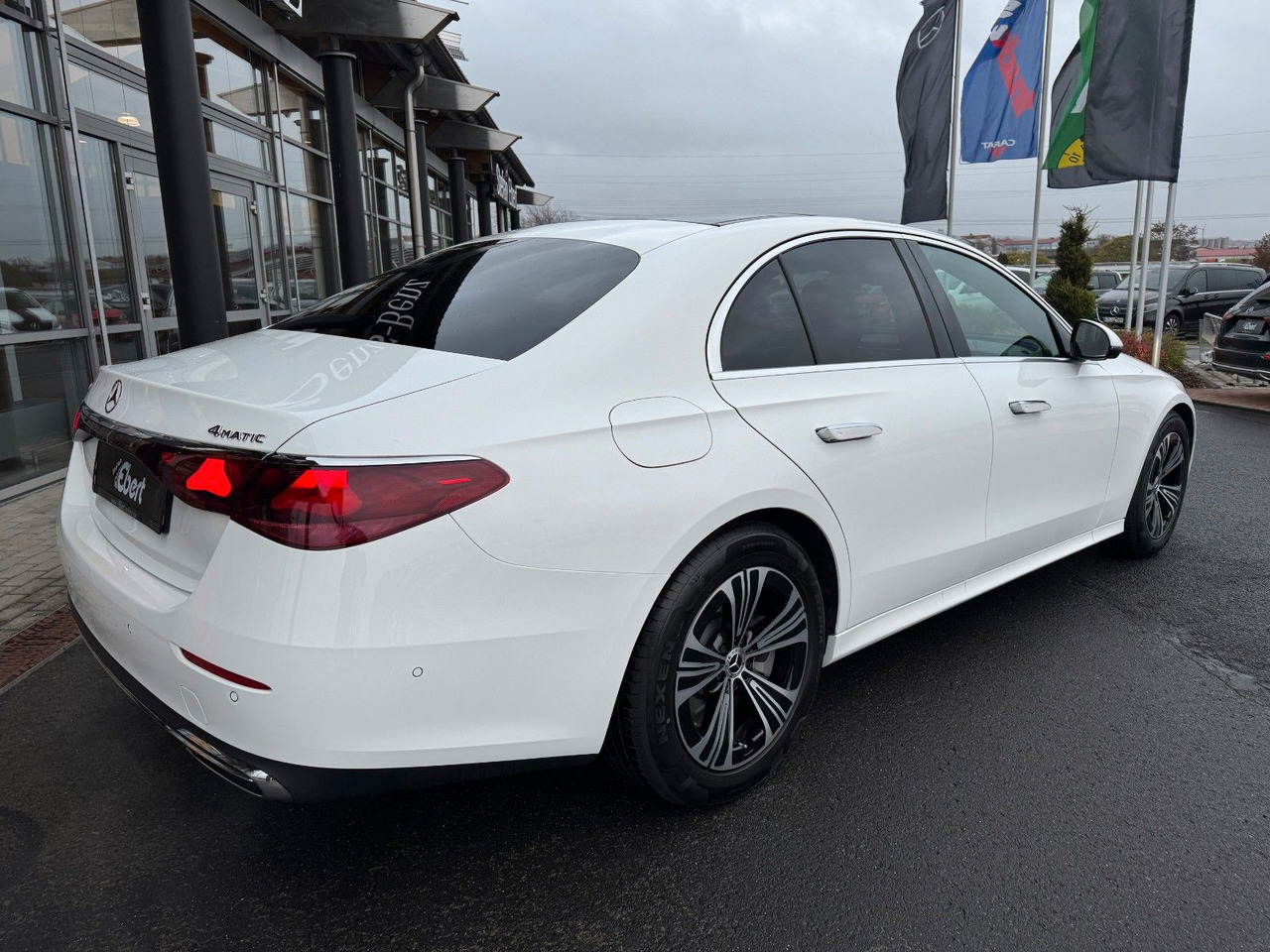 Mercedes-Benz E 450 4M Avantgarde+Pano+DistrPro+Digital+360 - Sedaan: pilt 5 Mercedes-Benz E 450 4M Avantgarde+Pano+DistrPro+Digital+360 - Sedaan: pilt 5