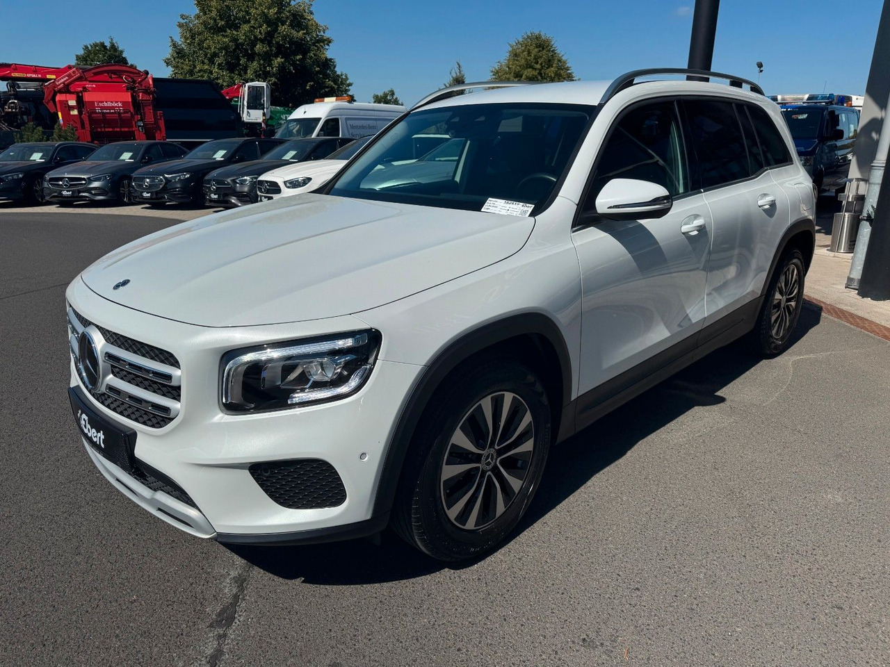 Mercedes-Benz GLB 180 Style+Distronic+RKamera+Vollleder - Maastur: pilt 2 Mercedes-Benz GLB 180 Style+Distronic+RKamera+Vollleder - Maastur: pilt 2