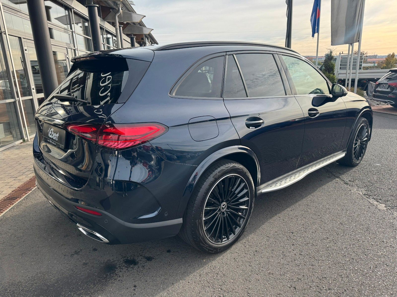 Mercedes-Benz GLC 300 4M+AMG+Pano+Burm+360+Memory - Maastur: pilt 4 Mercedes-Benz GLC 300 4M+AMG+Pano+Burm+360+Memory - Maastur: pilt 4