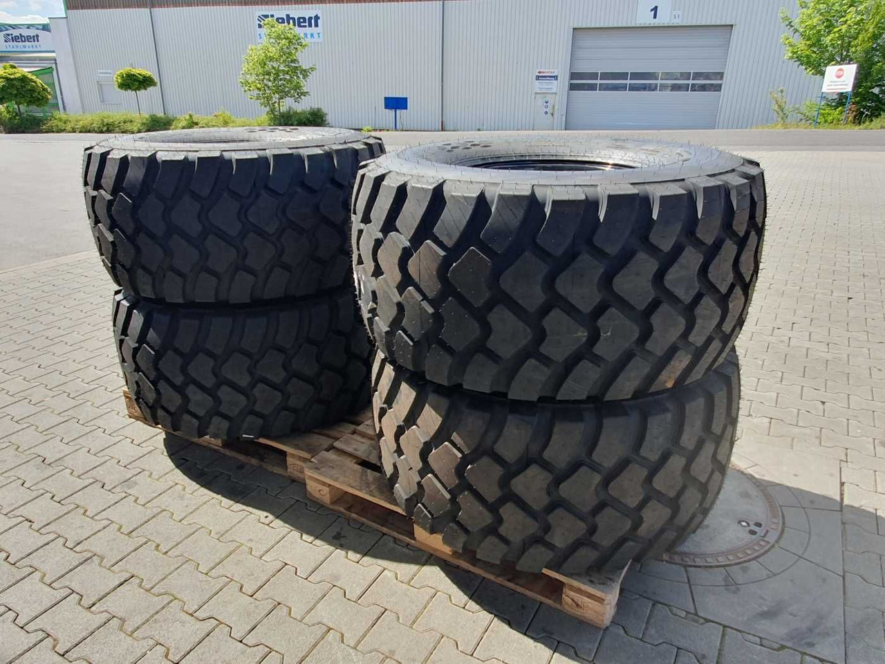 Mercedes-Benz Radlader Reifen mit Felge / NEU / lagernd - Komplektne ratas - Põllutööseade: pilt 5 Mercedes-Benz Radlader Reifen mit Felge / NEU / lagernd - Komplektne ratas - Põllutööseade: pilt 5