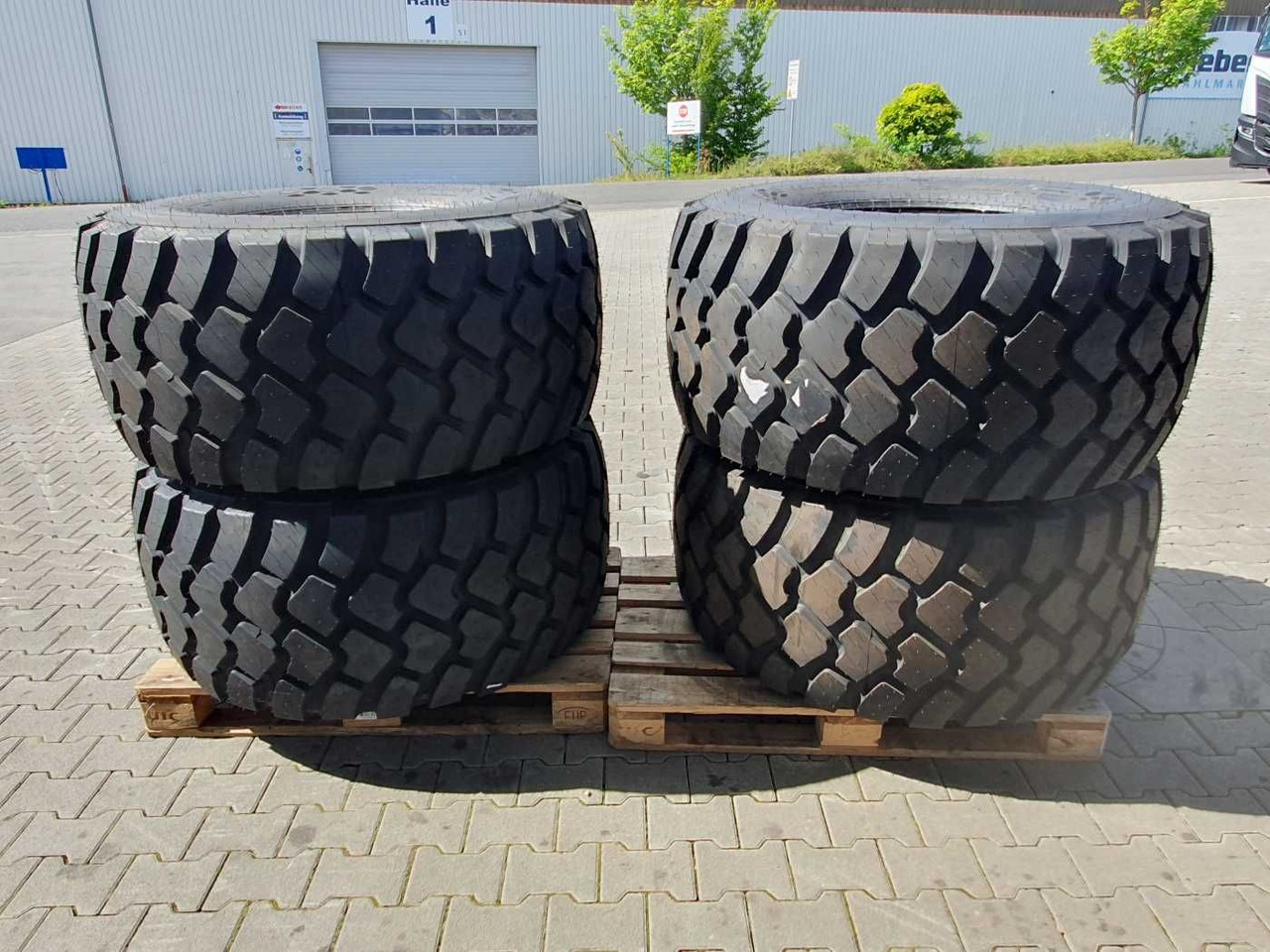 Komplektne ratas - Põllutööseade Mercedes-Benz Radlader Reifen mit Felge / NEU / lagernd: pilt 6 Komplektne ratas - Põllutööseade Mercedes-Benz Radlader Reifen mit Felge / NEU / lagernd: pilt 6