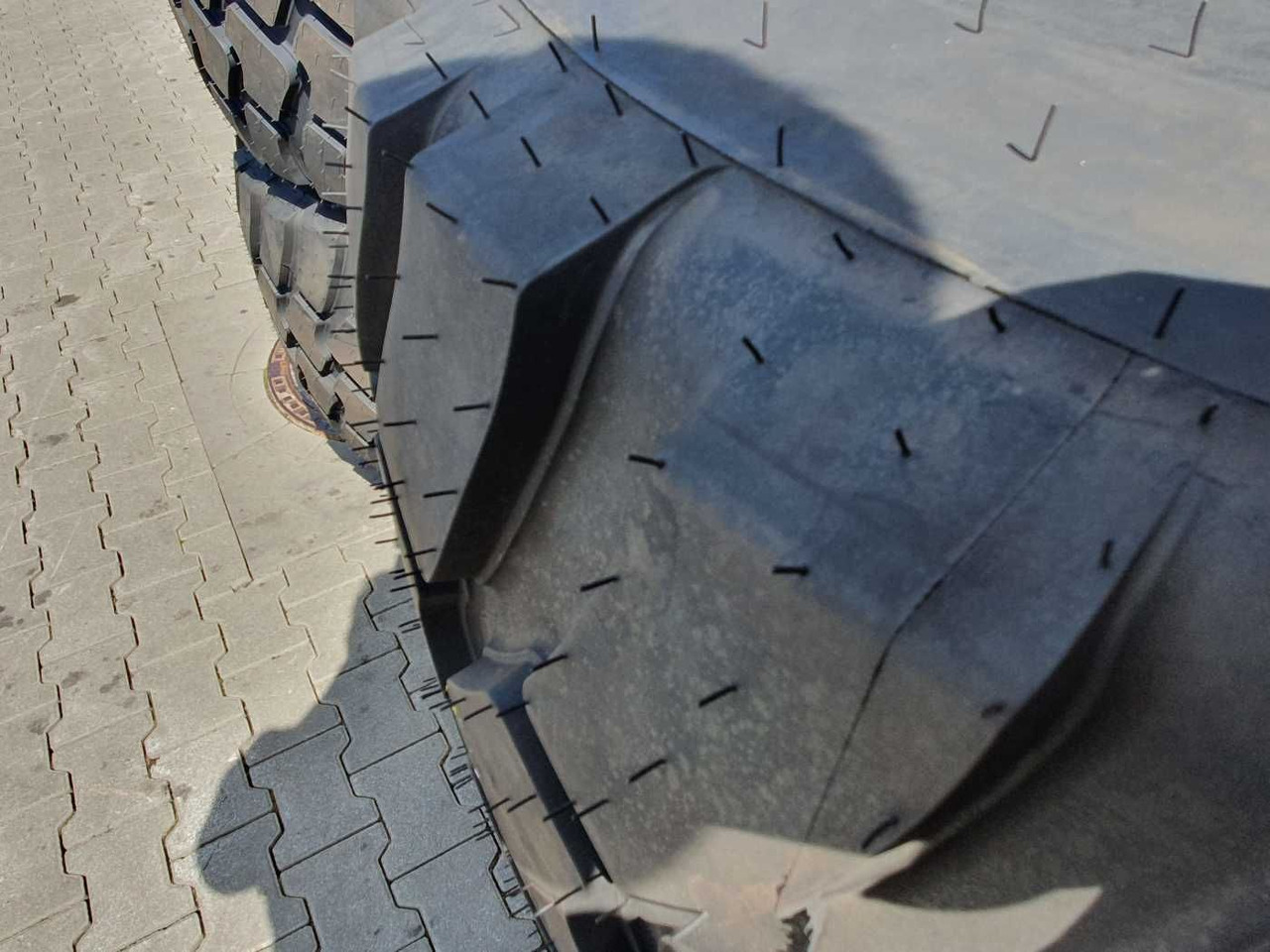 Komplektne ratas - Põllutööseade Mercedes-Benz Radlader Reifen mit Felge / NEU / lagernd: pilt 11 Komplektne ratas - Põllutööseade Mercedes-Benz Radlader Reifen mit Felge / NEU / lagernd: pilt 11